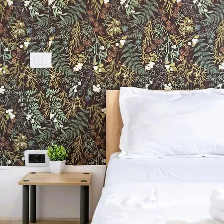 Boho Hideaway Old Town Apartment