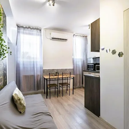 Boho Hideaway Old Town דירה